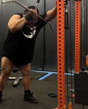 徐明杰強調自然增肌未曾依賴藥物。