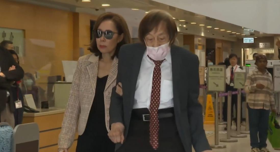 93歲李宏邦應訊後離開高等法院(有線新聞畫面 )