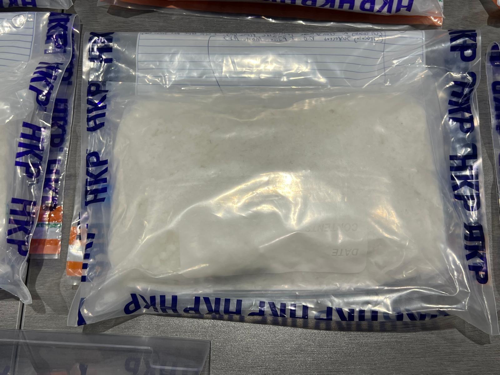 觀塘迷你倉變毒品分拆中心,警檢1600萬元K仔搖頭丸拘一巴籍漢。