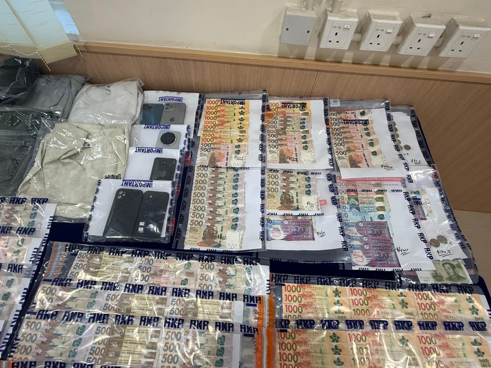 警方成功在一名被捕男子身上,起回25萬騙款。