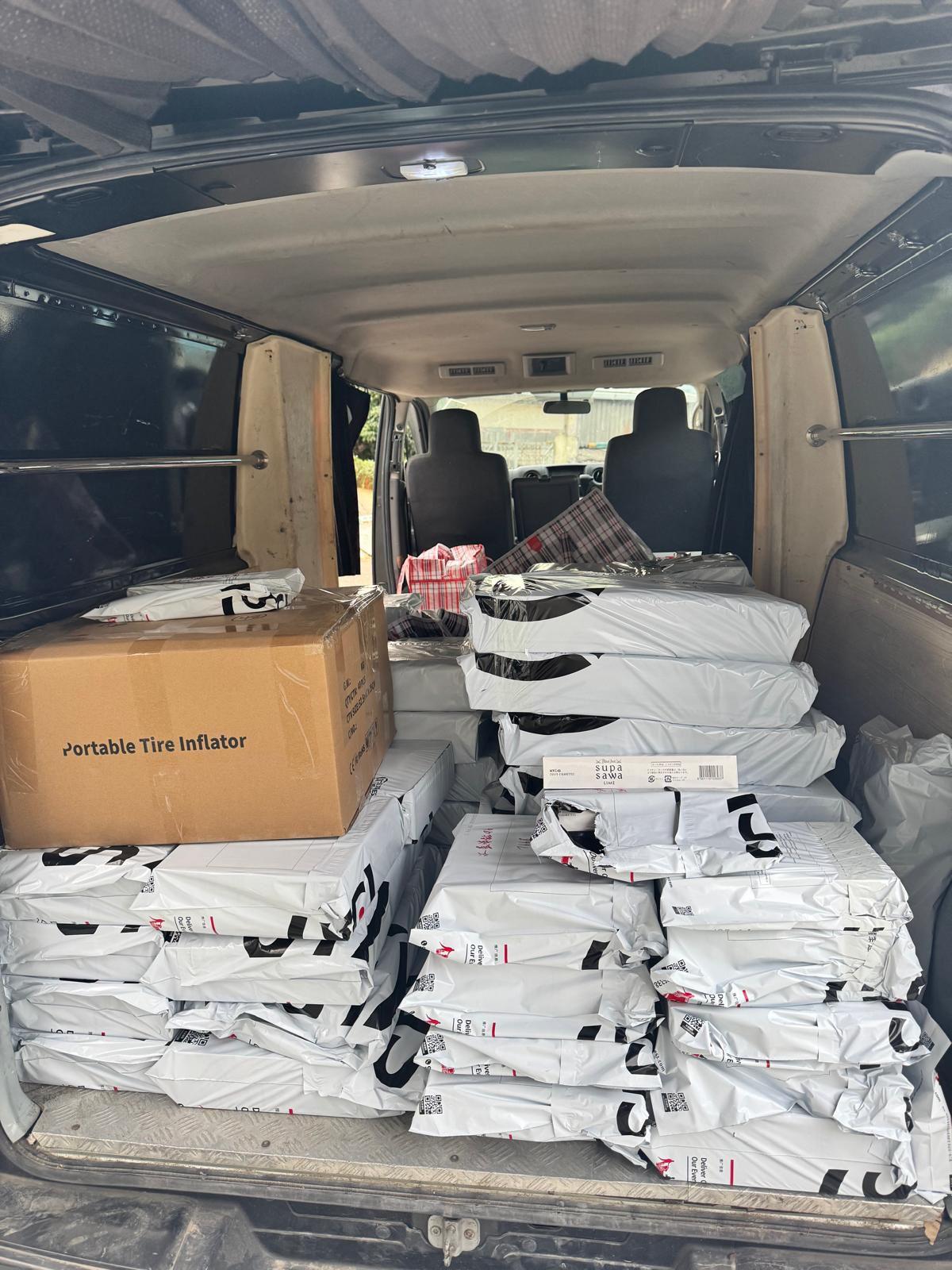 海關粉嶺搗3私煙倉檢逾億元私煙,29歲逾期留港男子被捕。