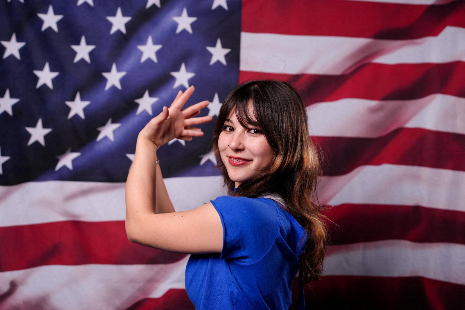 溜冰|美籍華裔美少女劉美賢(Alysa Liu)在2026冬奧開幕前狀態大勇。(路透社)