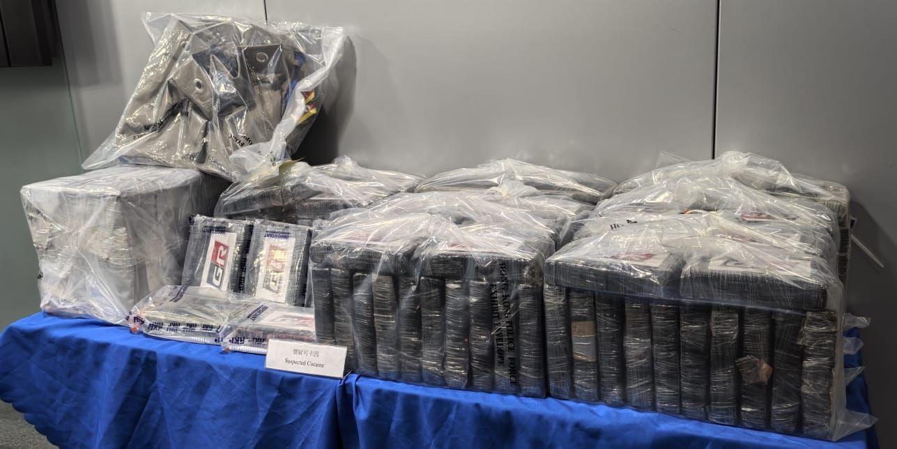 東非烏干達男冒認領事職員送文件,行李酒店藏8100萬元可卡因被捕。