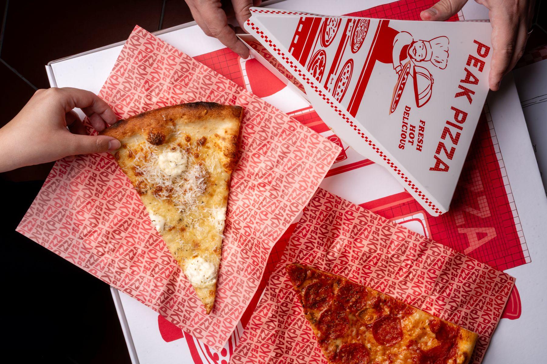 White Pizza(混合香蒜、瑞可塔芝士、水牛芝士及巴馬臣芝士)$48/件