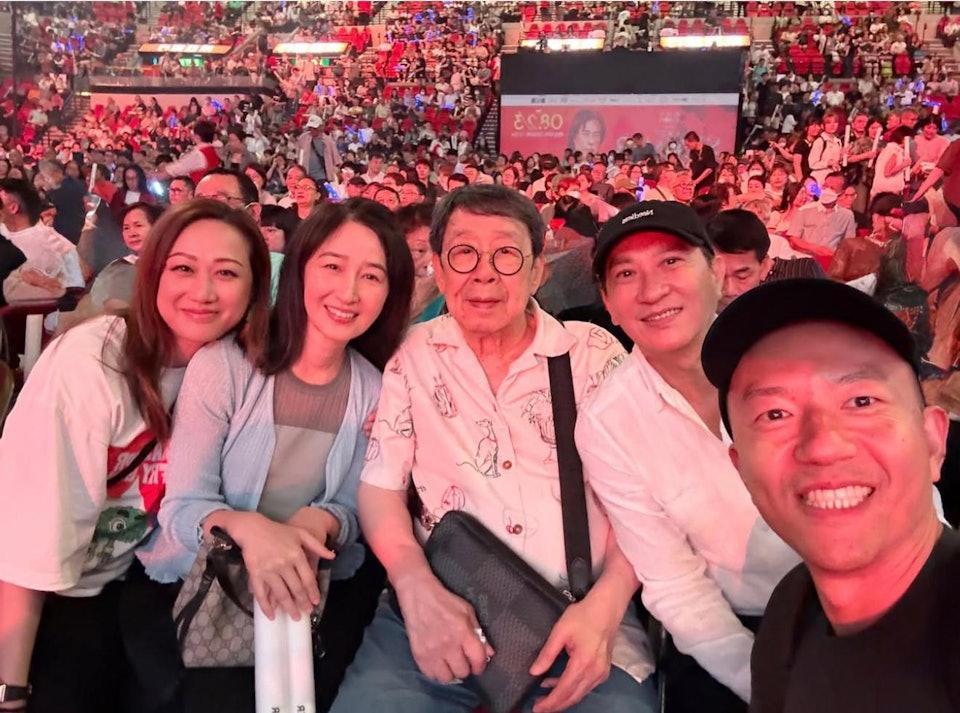 關詠荷今年中孖張家輝拍拖睇演唱會 。