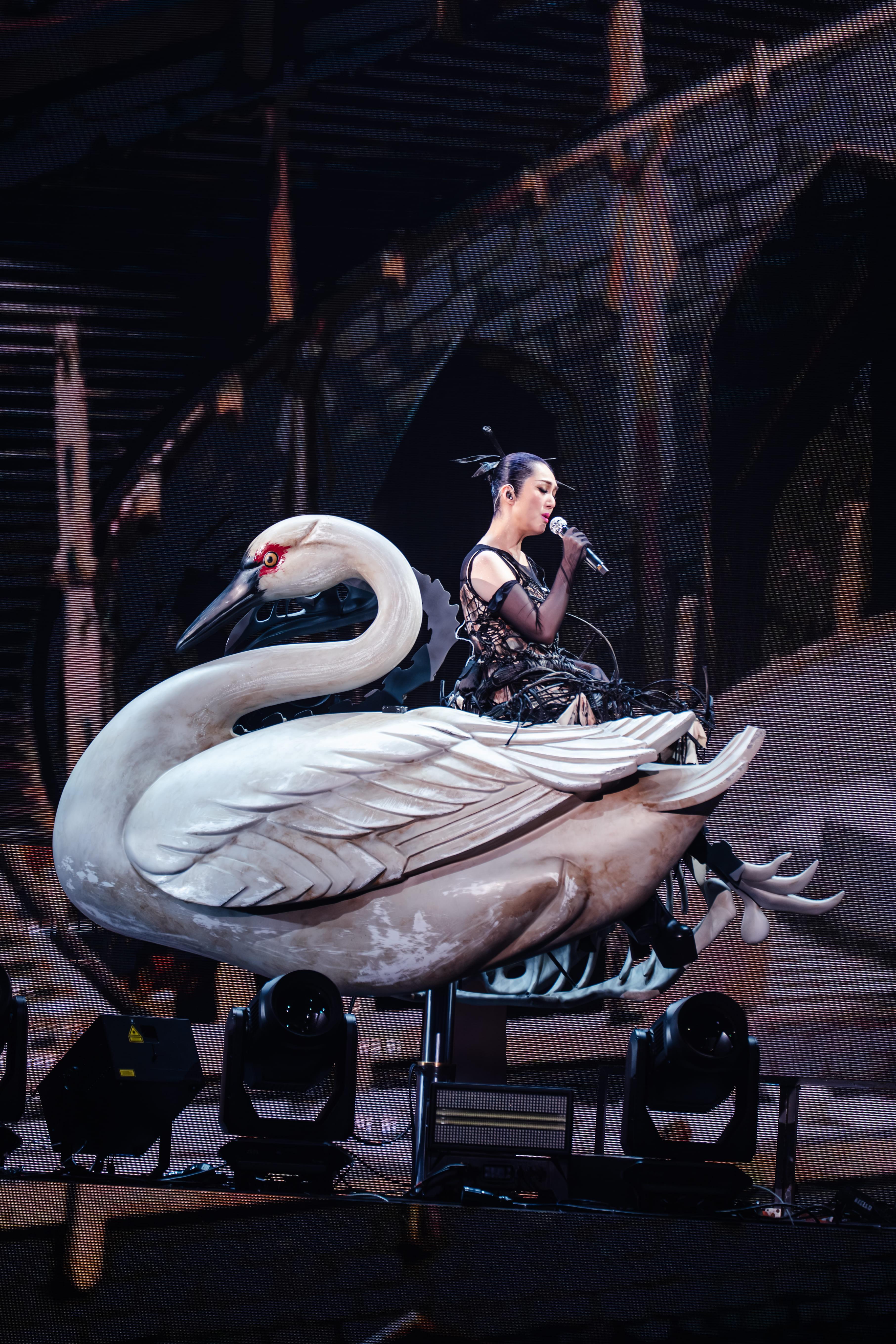 楊千嬅《Live MY LIVE 2025》演唱會頭場。