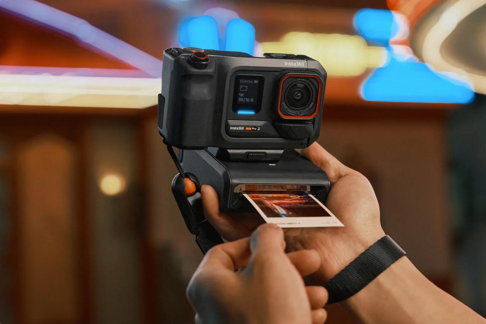 Insta360 Ace Pro 2推出首款口袋印表機。