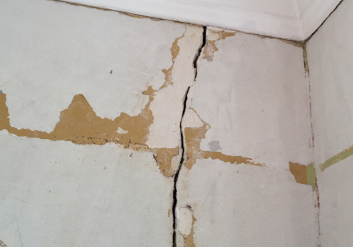 結構性裂紋 (需尋求專業協助)