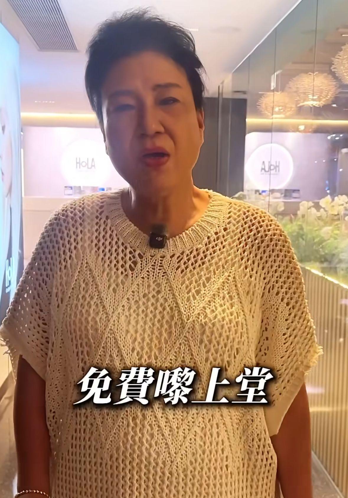 Momo校長憶述當年曾心軟答應馮皓揚母親免費為馮皓揚上課,原因是因為對方曾開口說沒有錢交兒子學費