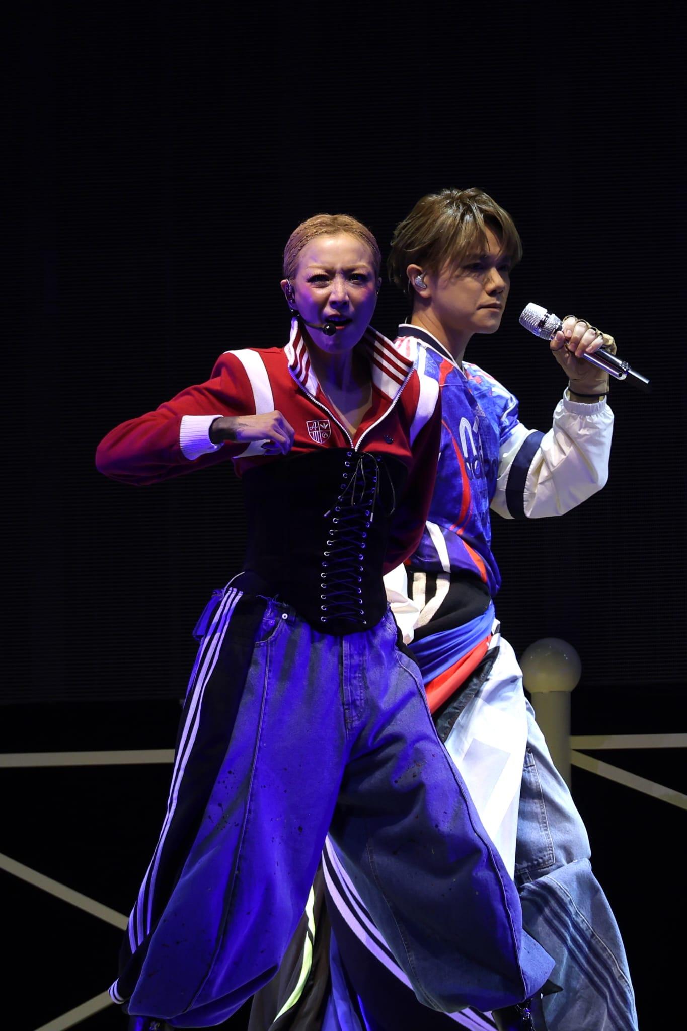 鄭秀文Sammi與張敬軒《Most Wanted 》拉闊音樂會,跳唱《致我們的夢想》掀序幕。(林俊源攝)