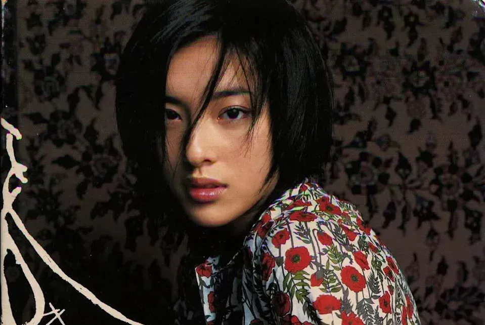 現年43歲的李蘢怡當年憑歌曲《夜遊杜拜》爆紅,至今絕跡幕前演出將近15年。