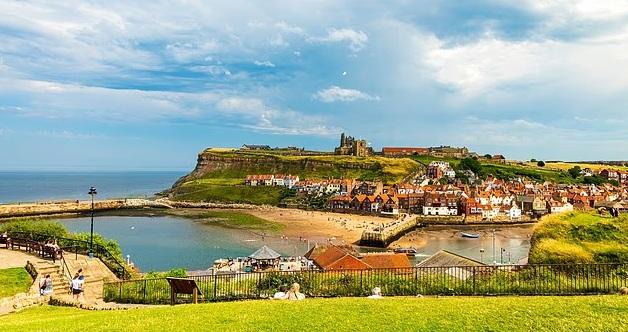 英格蘭惠特比海岸。(互聯網)