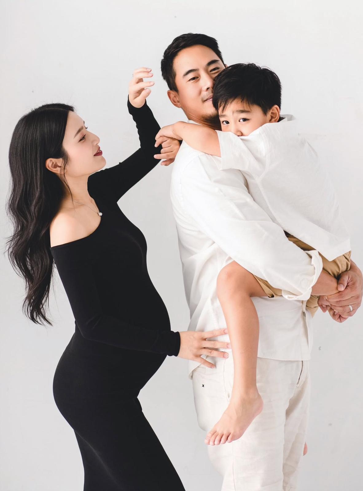 Coffee挺大肚拍孕婦寫真。