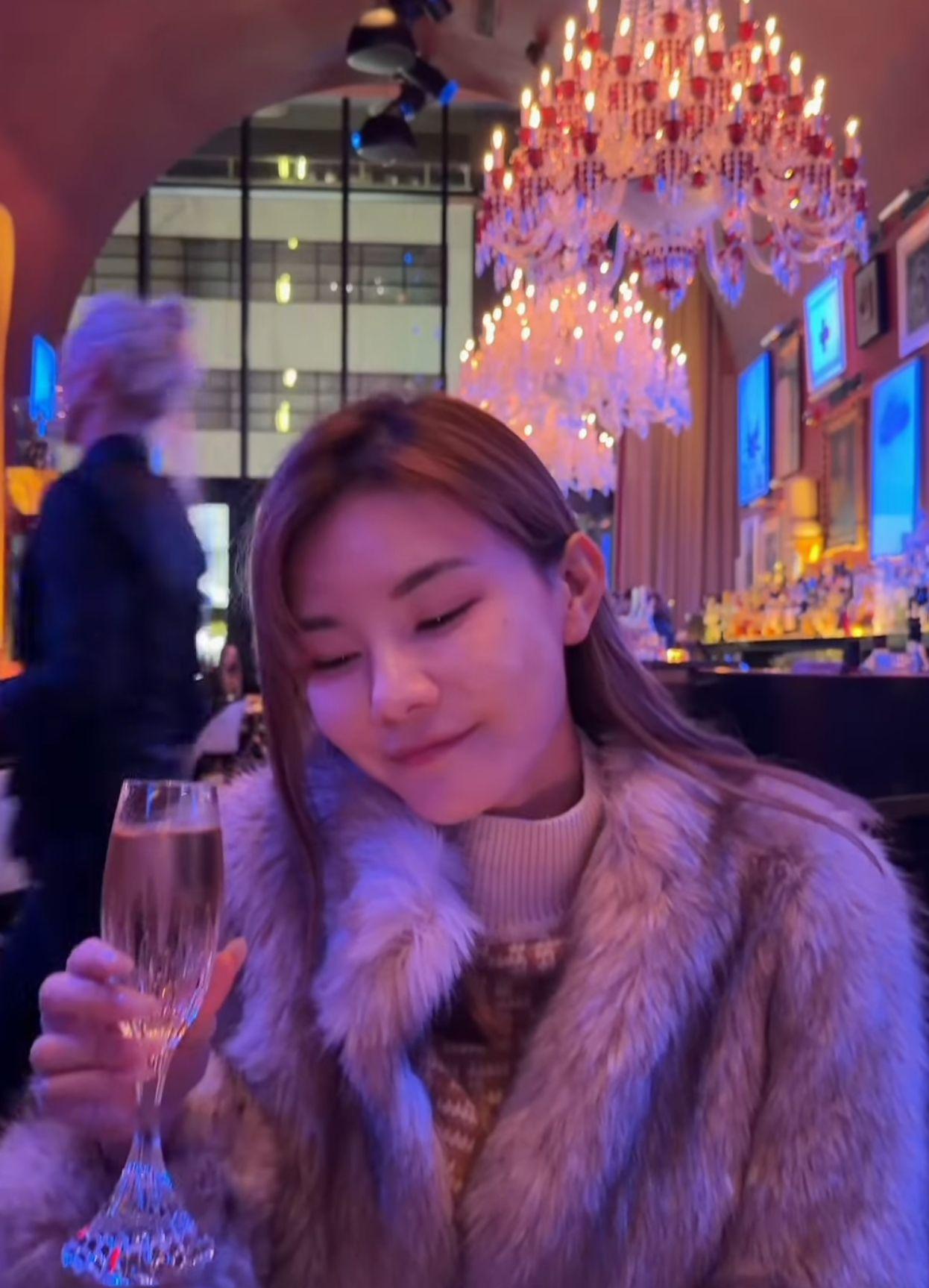 五索與馬清鏗慶祝婚外情10周年。