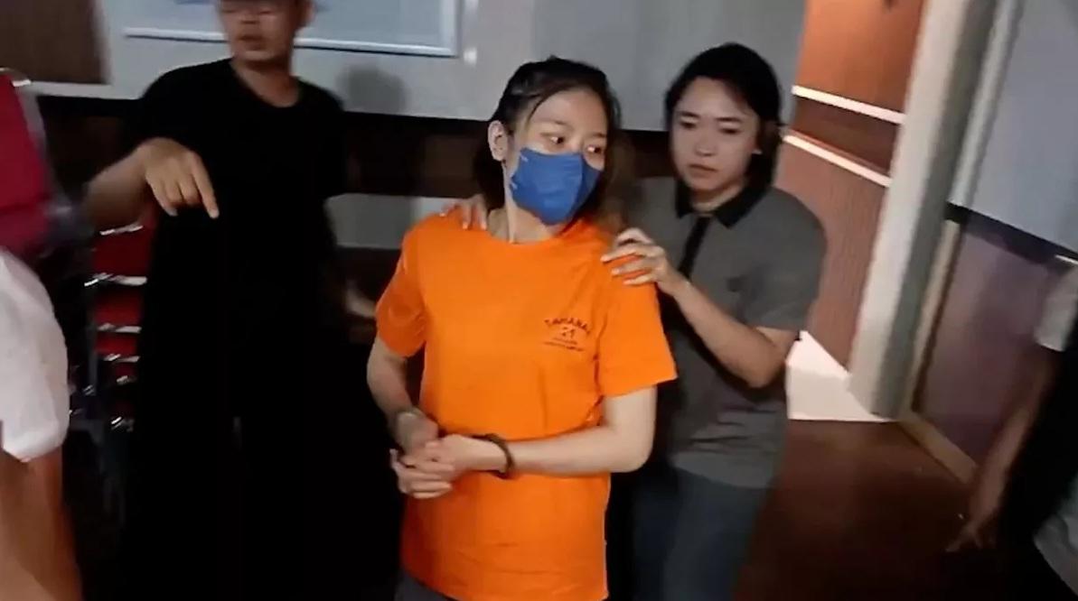 辛蒂雅涉嫌持刀襲擊情夫被捕。(互聯網)