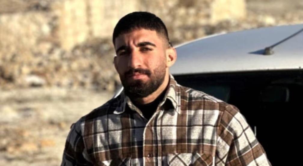 薩拉克在IG發布在森林裡焚燒哈梅內伊畫像的影片後離奇死亡。(互聯網)