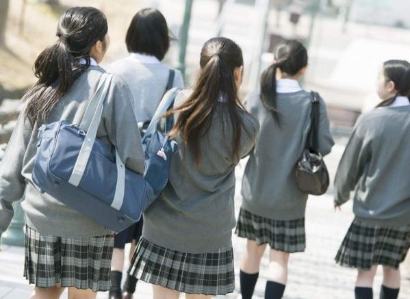 日本神戶市一名17歲女高中生,去年4月突然發覺只有中年物理男教師的聲音聽不懂,就醫才知患上罕見病。此為配圖,與本個案無關。(互聯網)