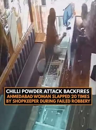 女子突然起身向店主撒辣椒粉。(互聯網)