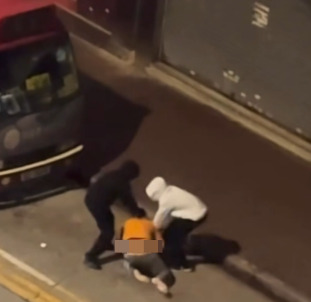長沙灣男子遇兩賊搶劫(FB車cam L香港群組影片截圖)