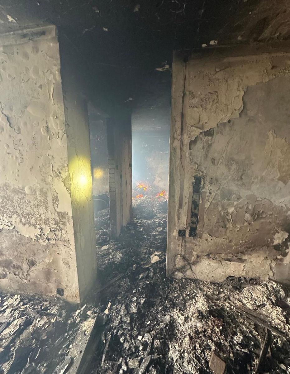 大埔宏福苑五級火發生後,部分單位內部已燒至滿目瘡痍。(網上圖片)