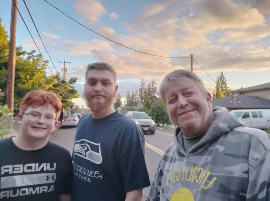 死者賈森(右)。(互聯網)