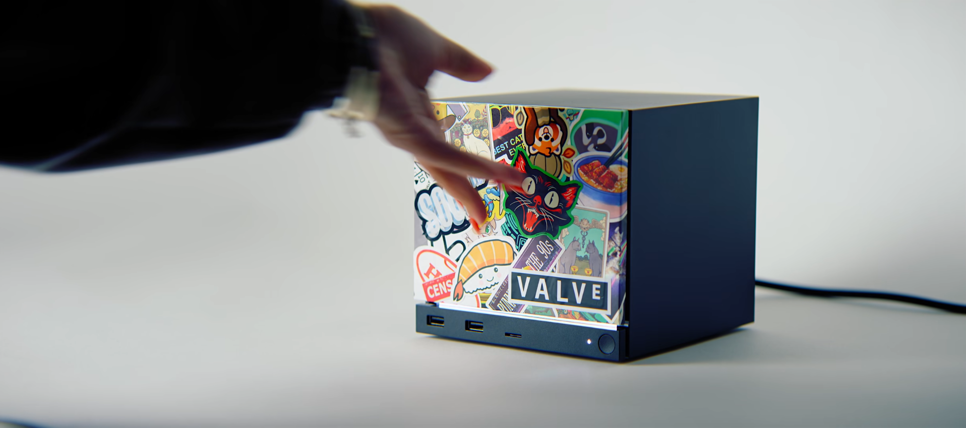 Steam Machine機身面板可供替換。