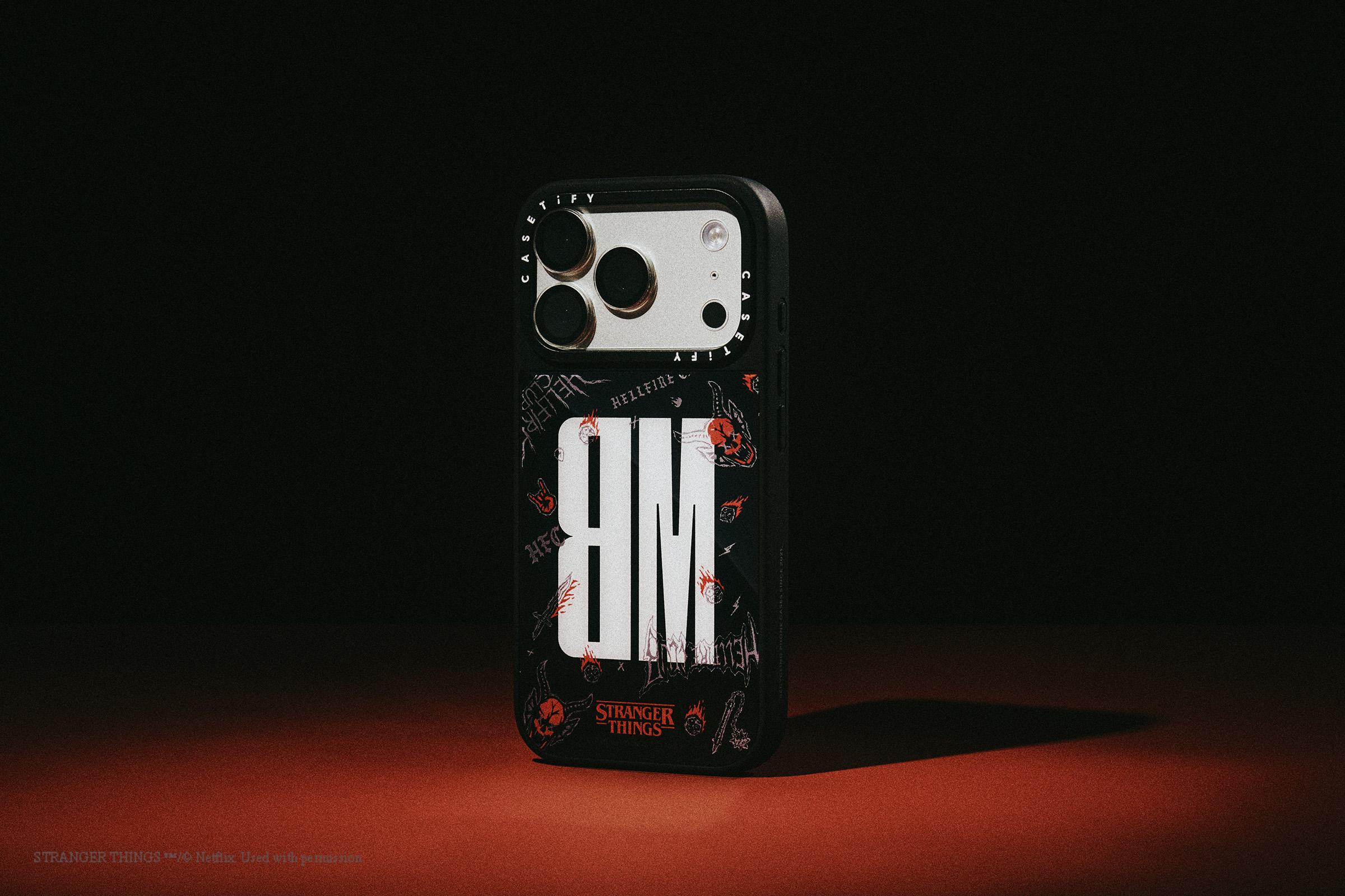 CASETiFY Stranger Things Upside Down Name Phone Case MagSafe兼容鏡面手機殼$549。