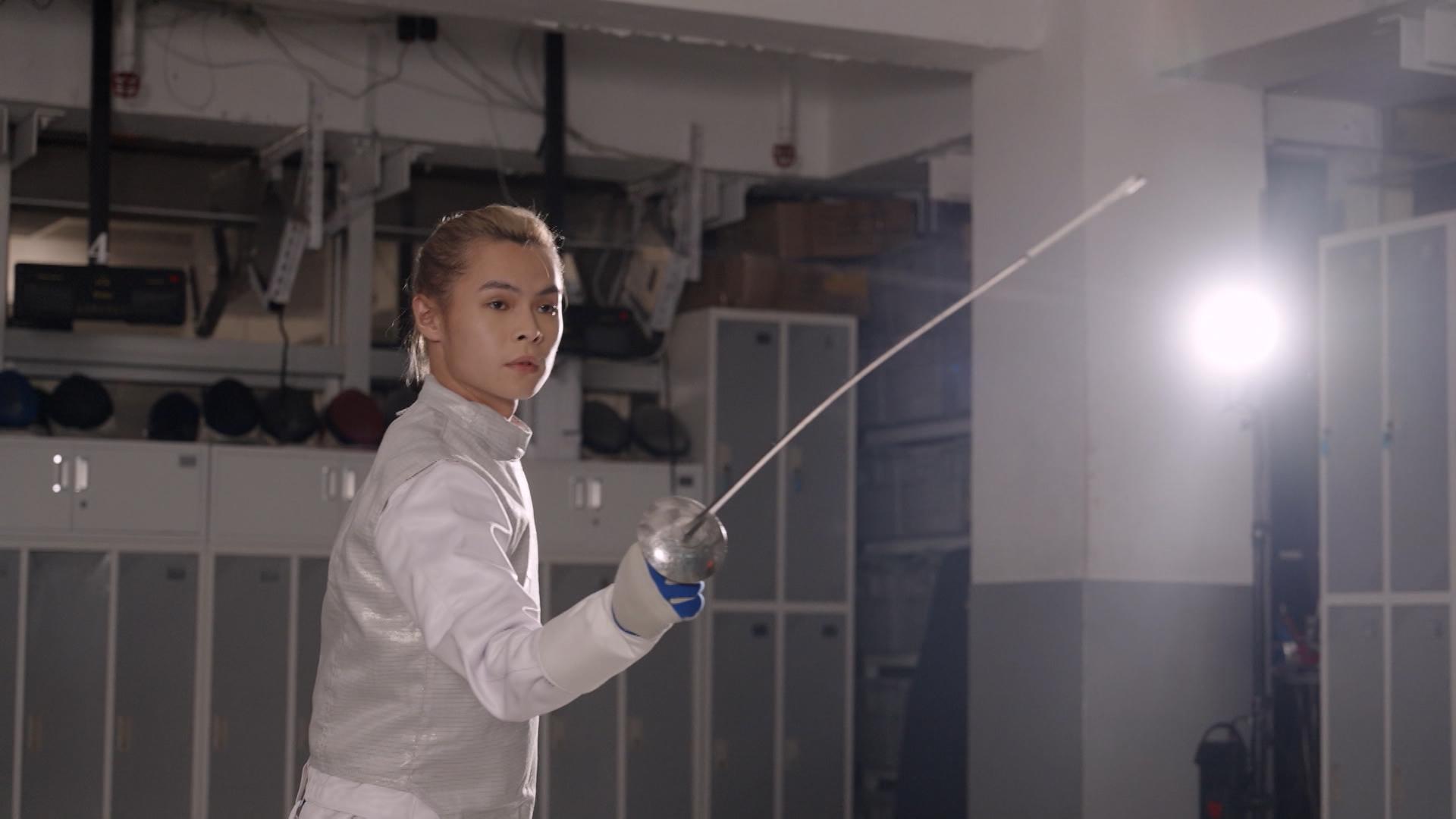 「鷹小組」TIGER@MIRROR穿起劍擊裝備。