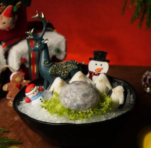 企鵝堆雪球($108)以100%墨魚肉製墨魚滑。