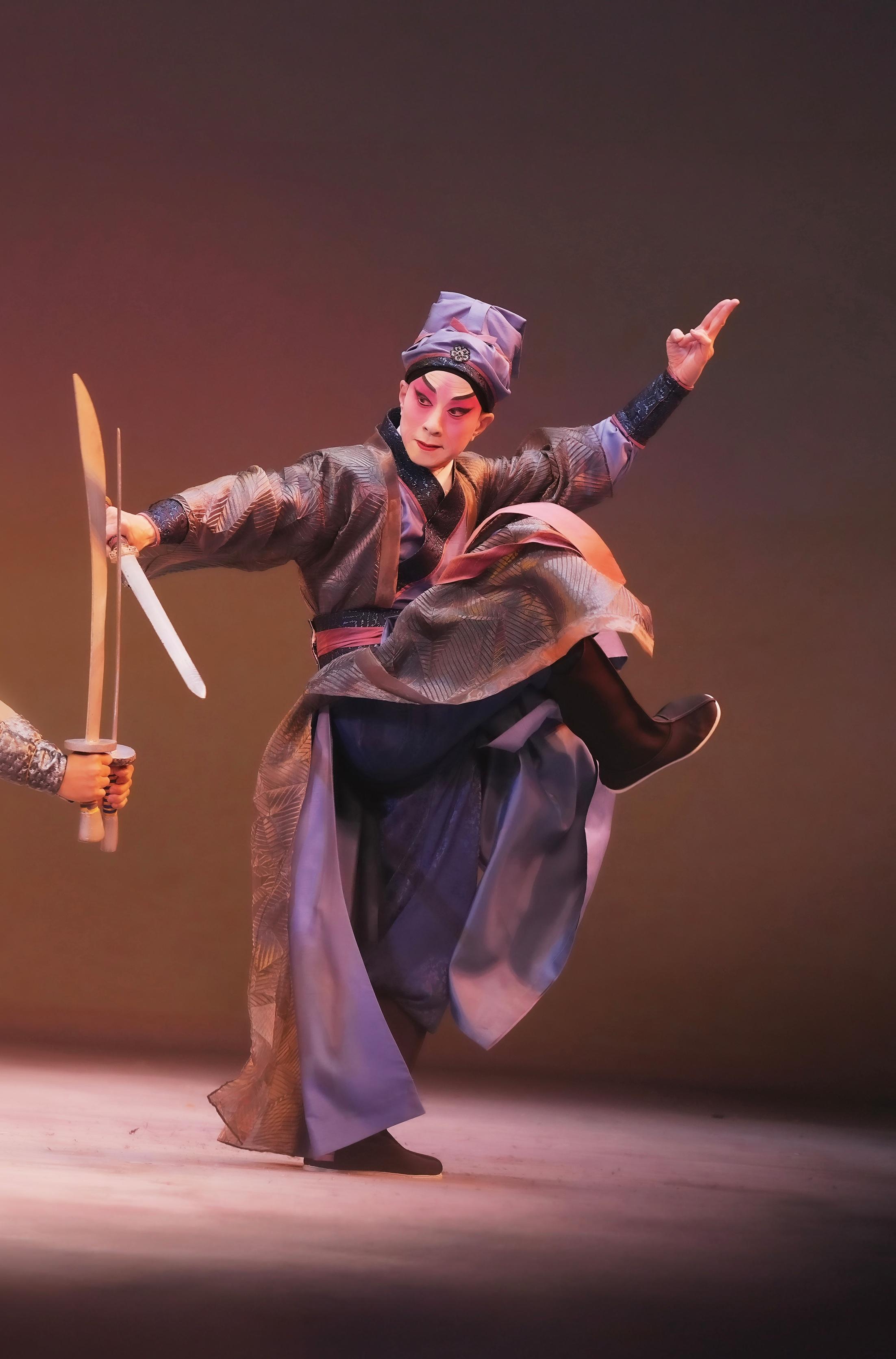 大老倌李龍氣勢強勁。