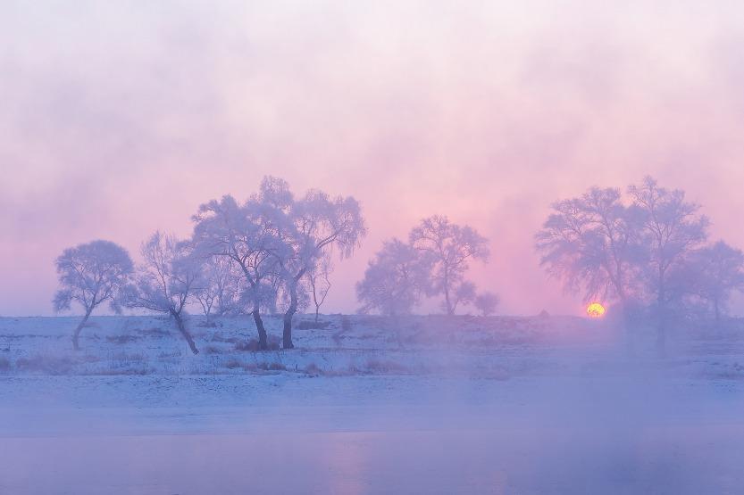 吉林霧凇島,以霧凇多且美麗而聞名,每年12月至次年2月是最佳觀賞季節。(圖片來源:Shutterstock)