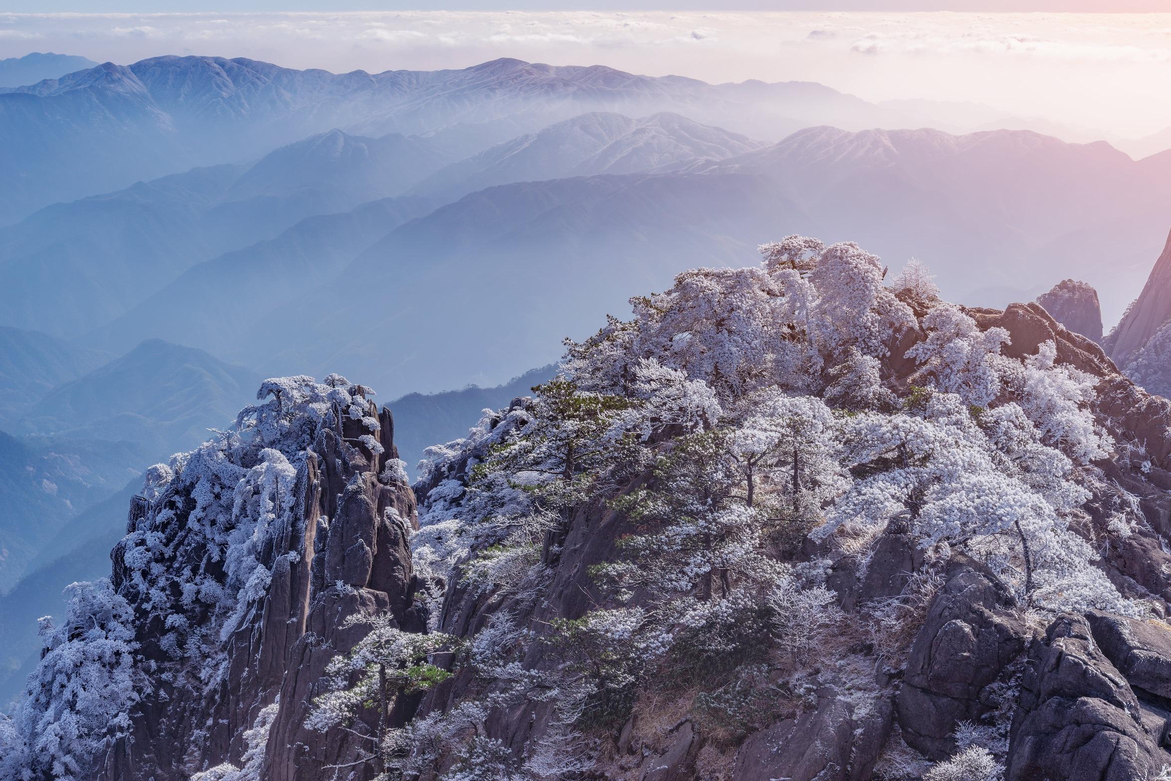 冬季的黃山有三大美景,分別是霧凇、冬雪和雲海。(圖片來源:Shutterstock)
