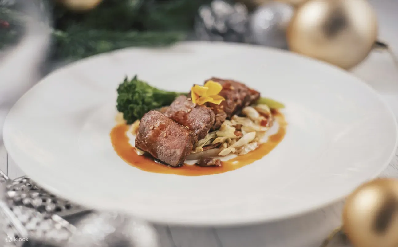 聖誕2025|Hotel ICON唯港薈 GREEN X GODIVA 星願木馬下午茶 (圖片來源:KLOOK)