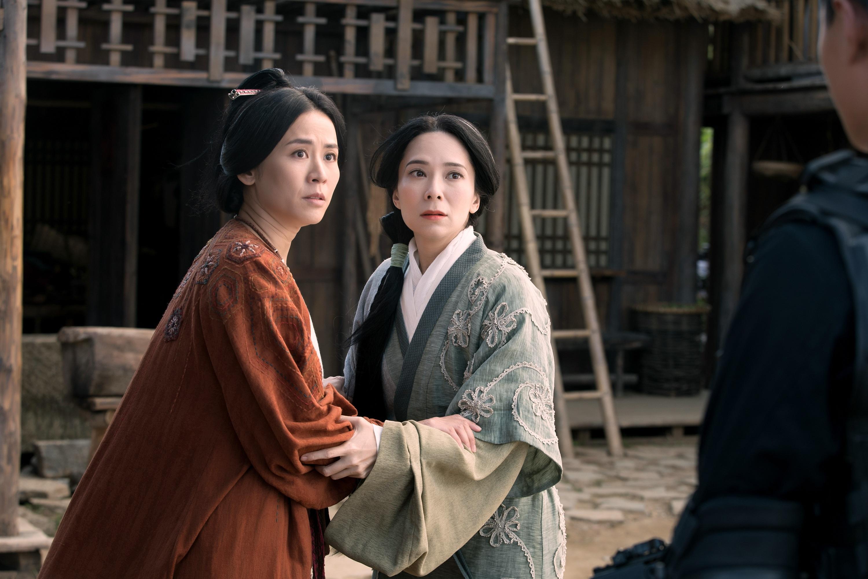 烏廷芳(宣萱飾) 與琴清(郭羡妮飾)與項少龍(古天樂飾)退隱田園。(《尋秦記》劇照)