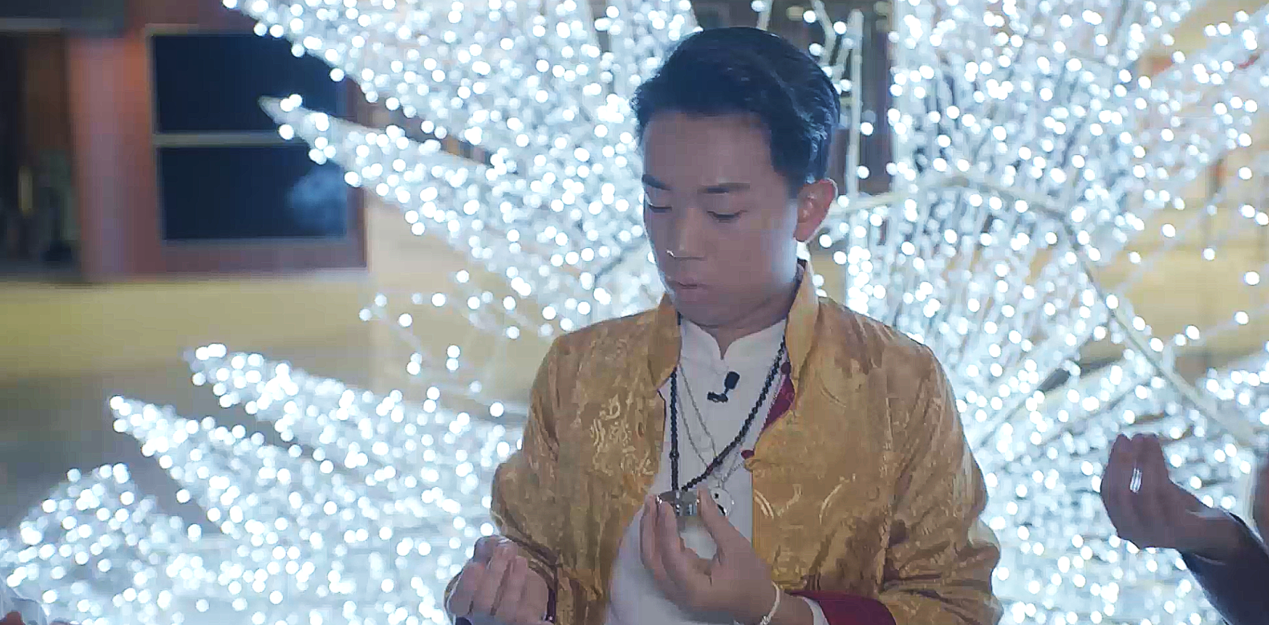 岑珈其在《驅魔龍族馬小玲》中飾演「金正中」,可惜其演出卻被刪掉。