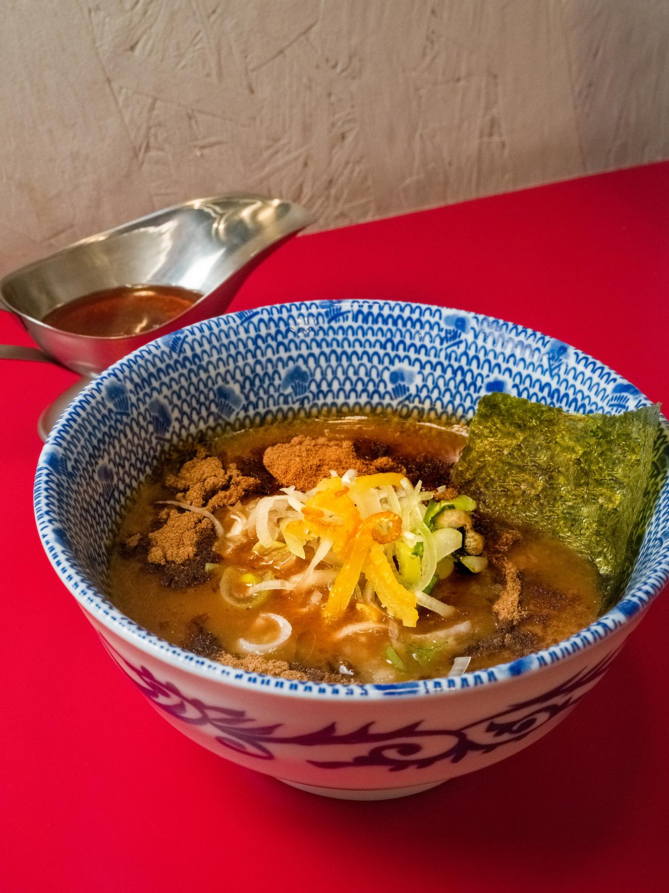 咖哩魚介沾麵$108