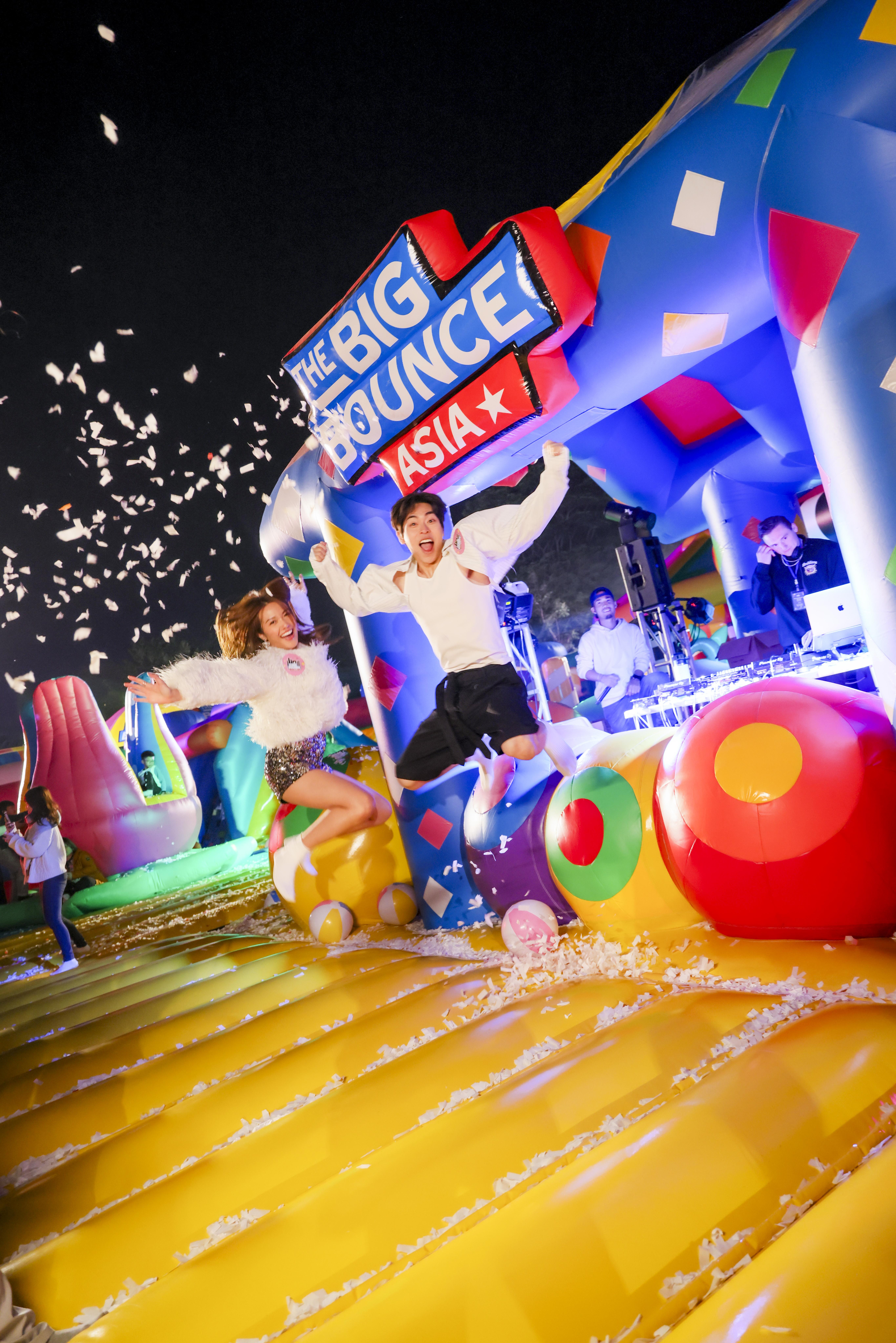 動漫Cosplay日登場 化身角色跳進巨型樂園