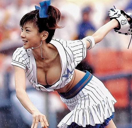 星野亞希曾被封為童顏巨乳始祖。