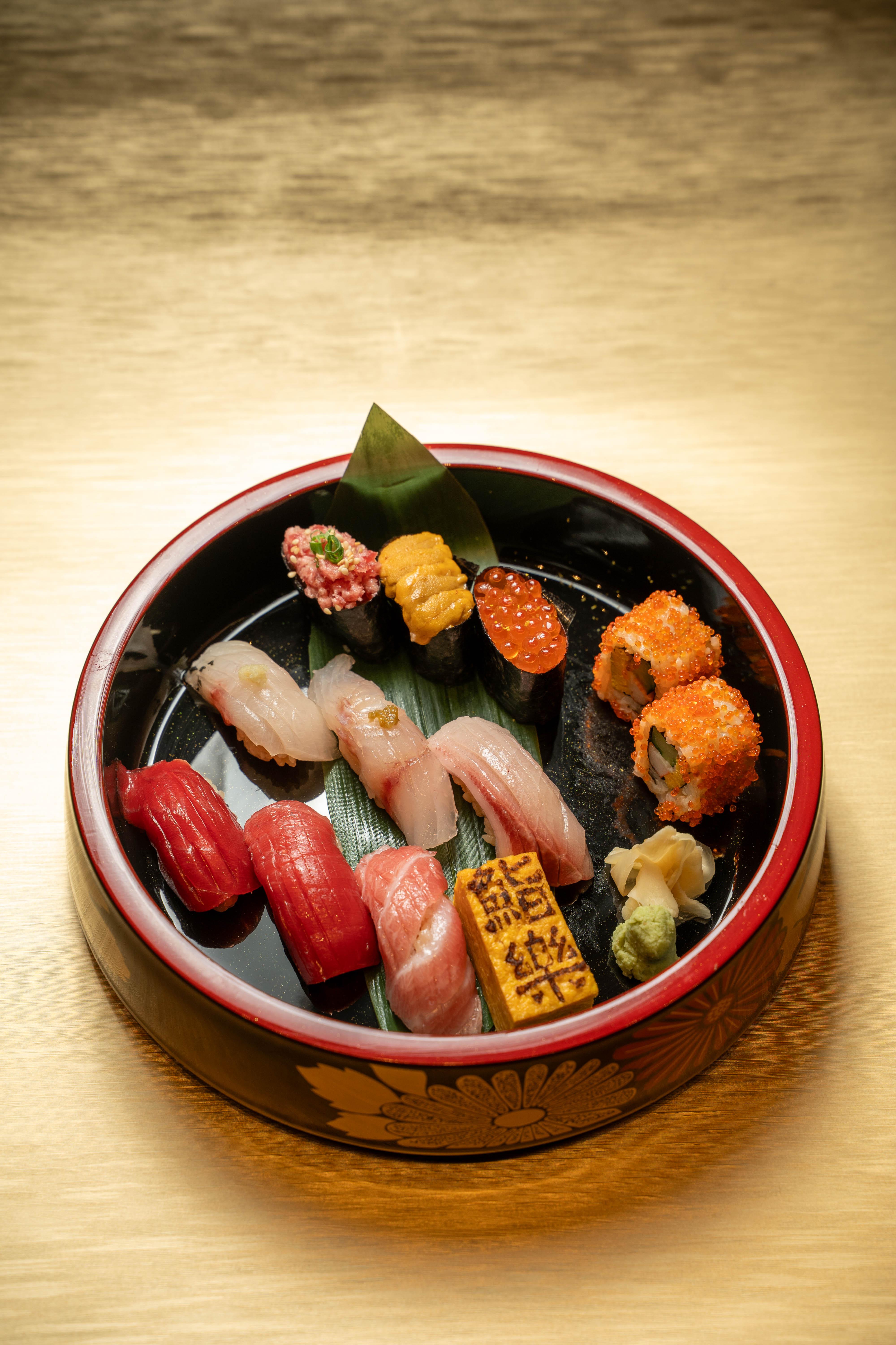 極上「山幸」藍鰭吞拿魚手握壽司12貫、蕎麥麵、味噌湯 $258