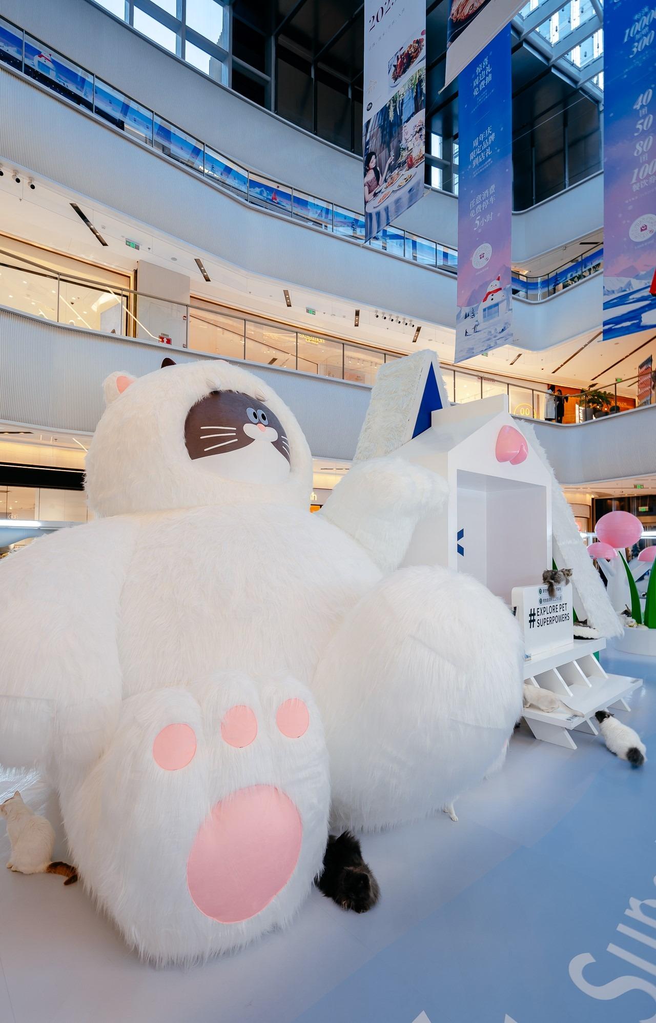 萬象前海場內還有不少以雪為主題的巨型裝罝,圖為L1層「雪怪小屋」主題猫空間。(圖片來源:ShenzhenLOOK)