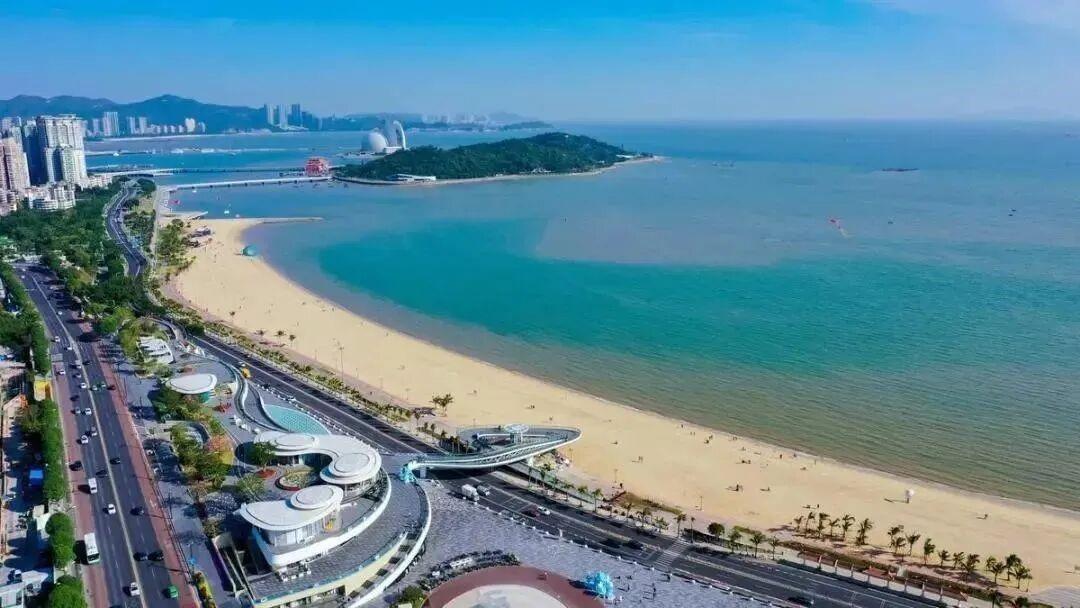 珠海情侶路碧道連接著名的珠海城市地標--城市陽台,愛情郵局、燈塔等,都是必打卡的景點。(圖片來源:Shutterstock)