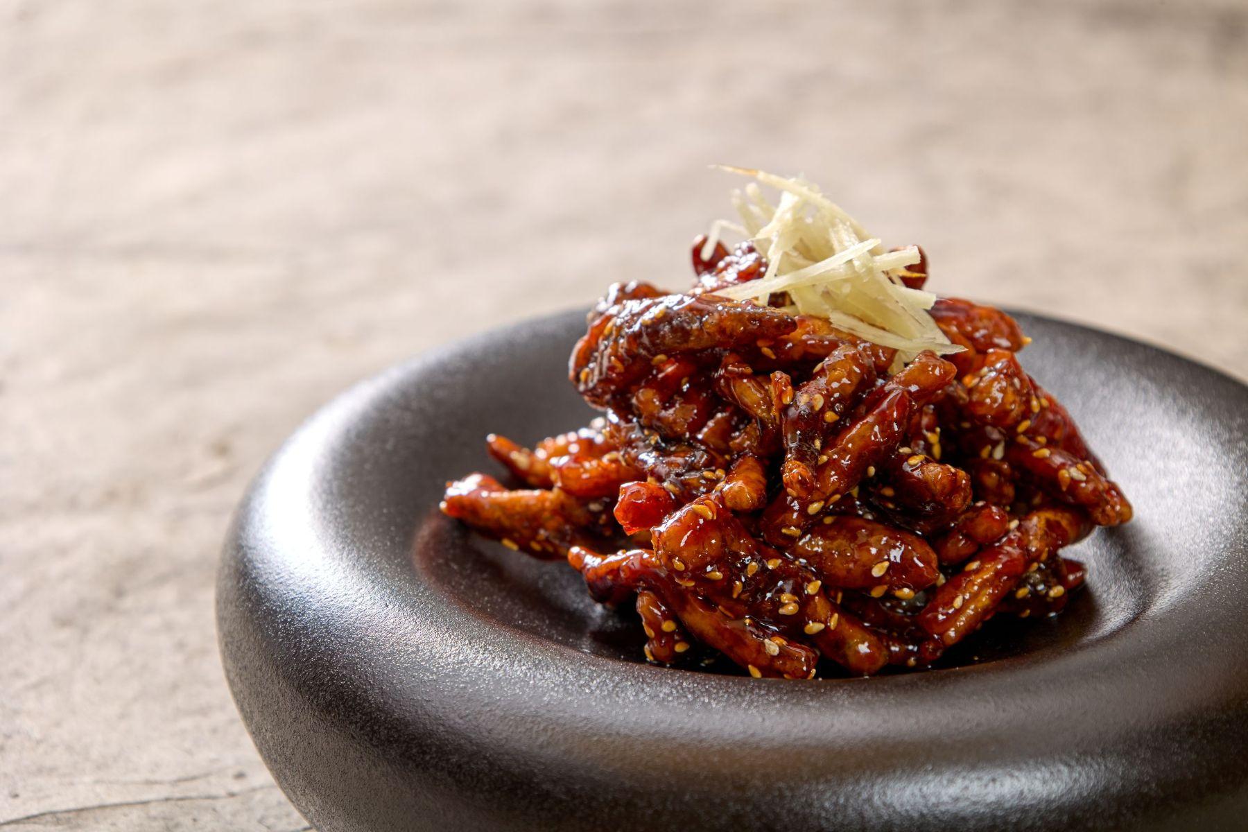 琉璃蜜汁脆鱔($108)每一口都酥脆,蜜汁甘甜醇厚。