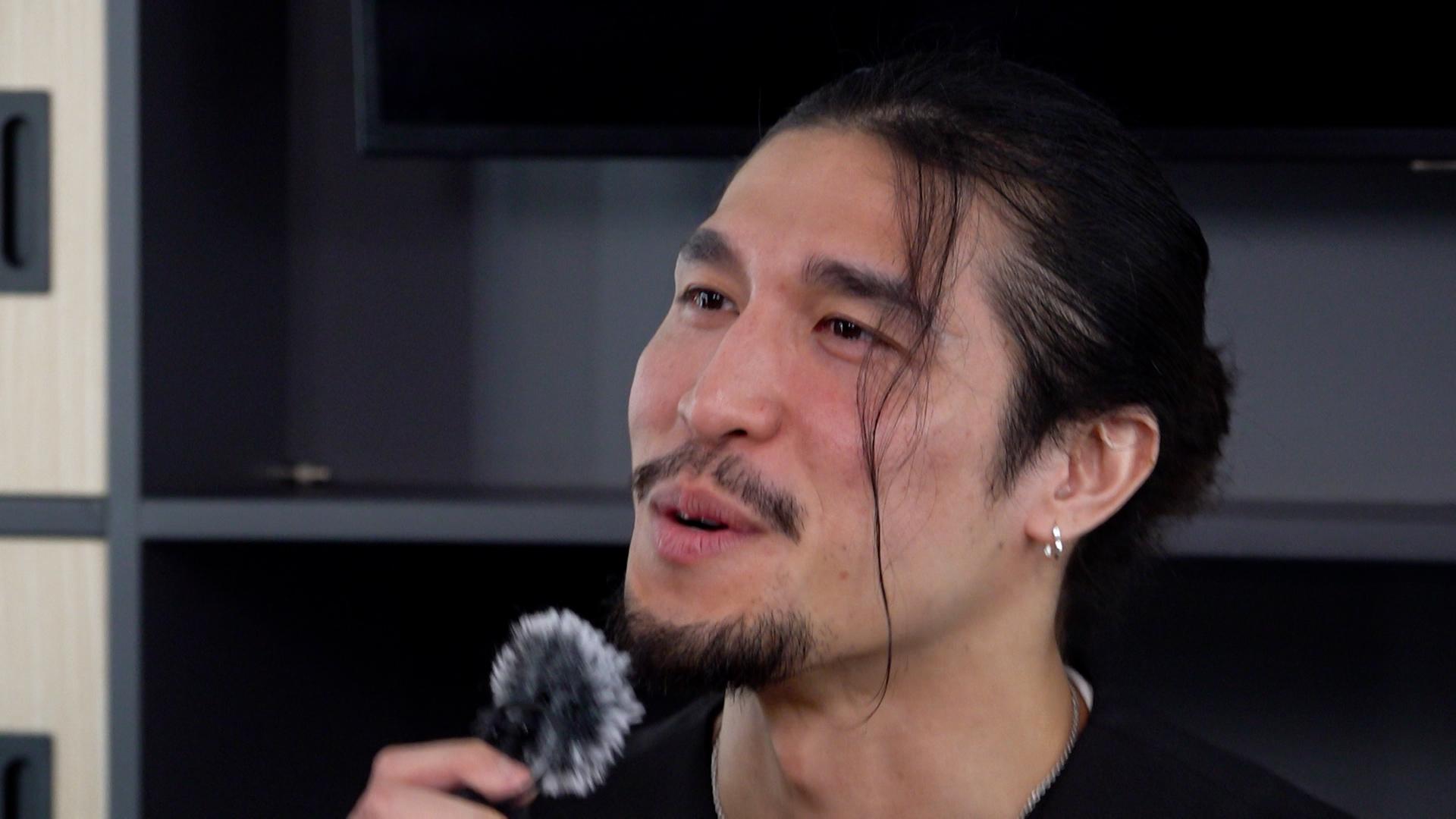 畢佬看畢YT片段開心到眼濕濕。