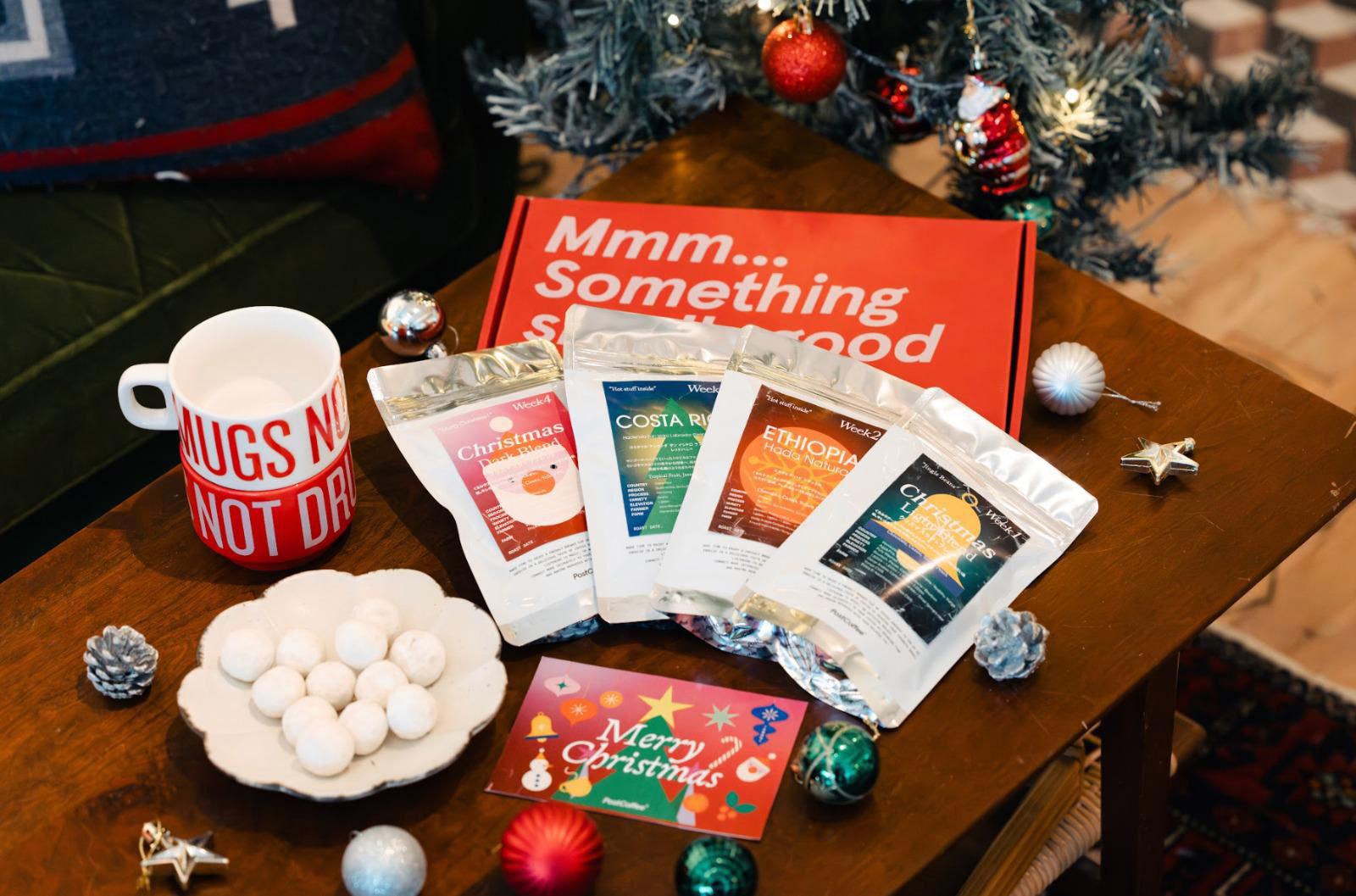 Mini Advent Calendar 4 Coffees─4 週精品咖啡禮盒(手沖豆)HK$280/SET 期間限定 「4 週精品咖啡禮盒」,精選 4 款不同產地與烘焙度咖啡豆,包含 Blend 及 Single Origin。禮盒內包括:4 包咖啡豆/咖啡粉(每份 45g,總共 180g)及精美聖誕卡一張