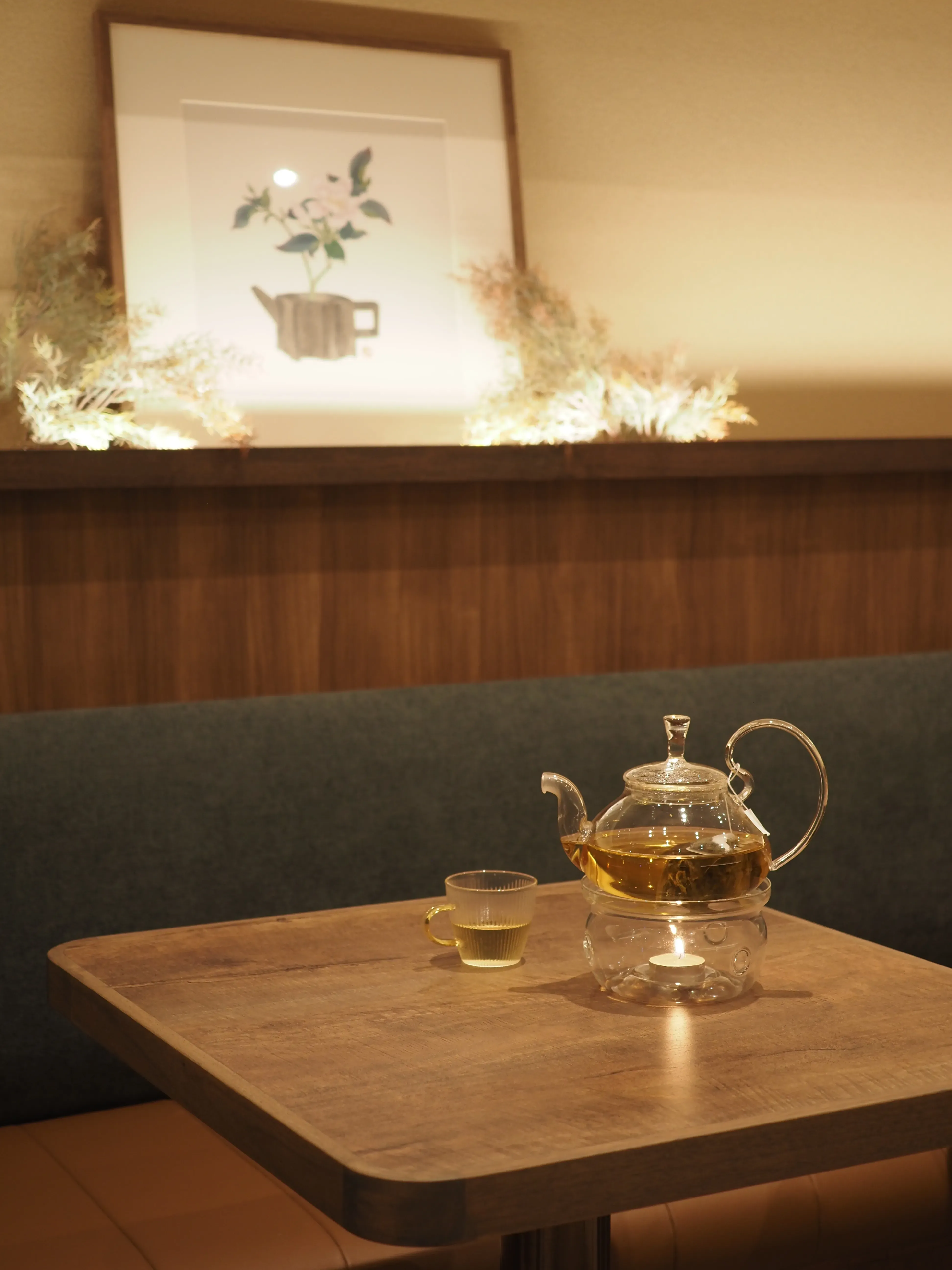 福建政和白牡丹茶味清雅怡人,喝下鮮、爽、甜。