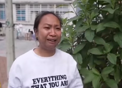 大埔宏福苑五級火,於宏福苑工作的菲傭Nerrissa Catabay初期得知起火後,隨即抱幼主BB狂跑23層樓,最終平安逃離到地面,她開直播通知在附近工作的其他鄰居及同鄉盡快離開。(影片截圖)