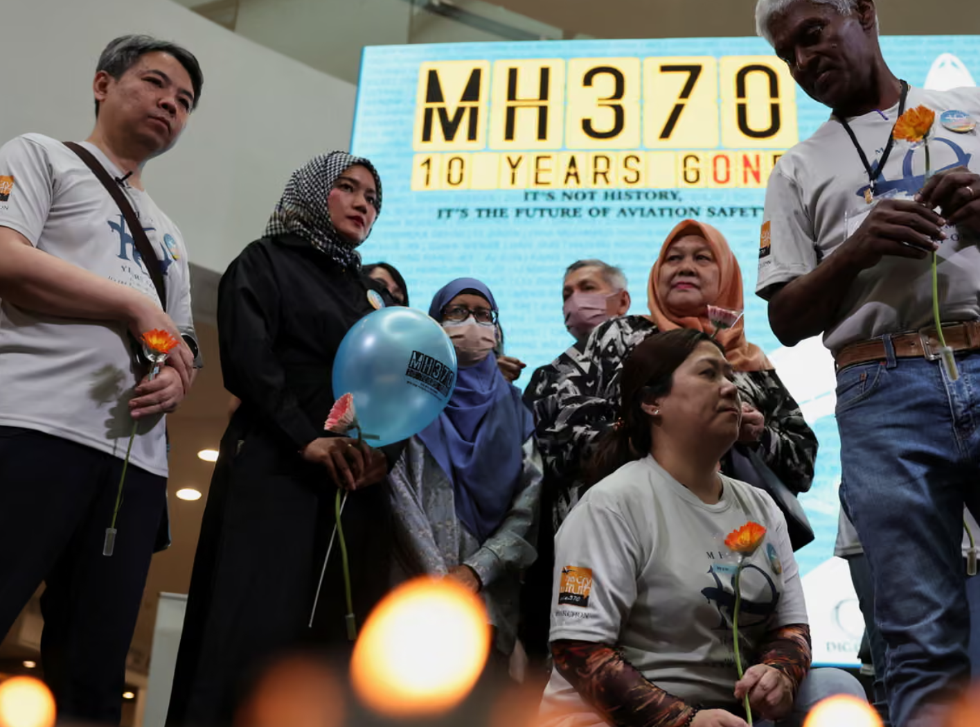 2014年3月8日,載有227名乘客和12名機組人員的馬航MH370,由馬來西亞吉隆坡起飛,前往北京期間失聯,及後官方推定機上全員遇難(路透社)