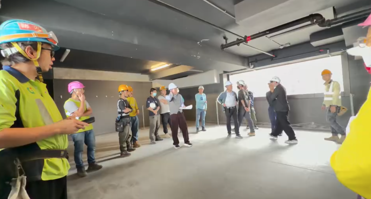 大埔宏福苑五級大火造成至少159人死亡,地盤代表向工友頒布「禁煙令」(Threads影片截圖)