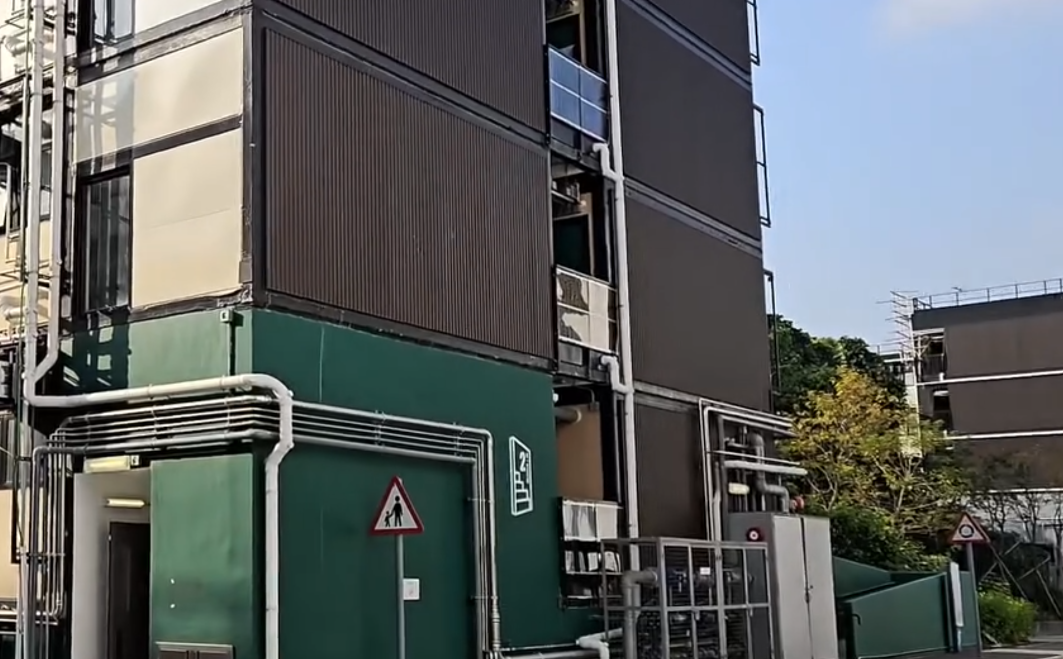 已搬至新田過渡屋居住的災民指今早再走火警,慶幸無人受傷。(Threads影片截圖)