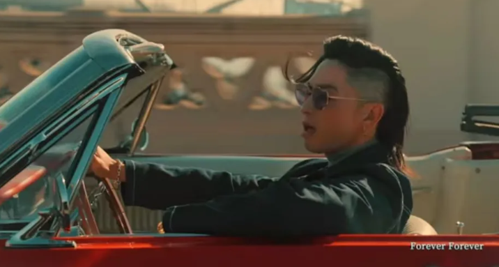 被喻為台灣史上最強聯手的傳奇合唱歌〈恆星不忘Forever Forever〉於12月5日全球同步推出,新歌由周杰倫、言承旭、吳建豪、周渝民、五月天阿信世紀合唱,為樂迷送上震撼驚喜。